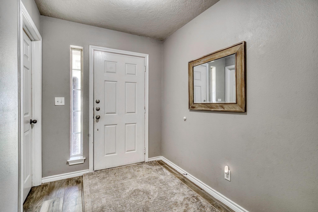 1008 Gardenia Street - Photo 4