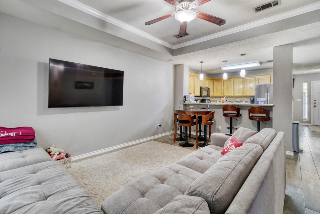 1008 Gardenia Street - Photo 6