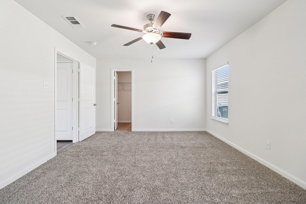 3909 Crown Court - Photo 20