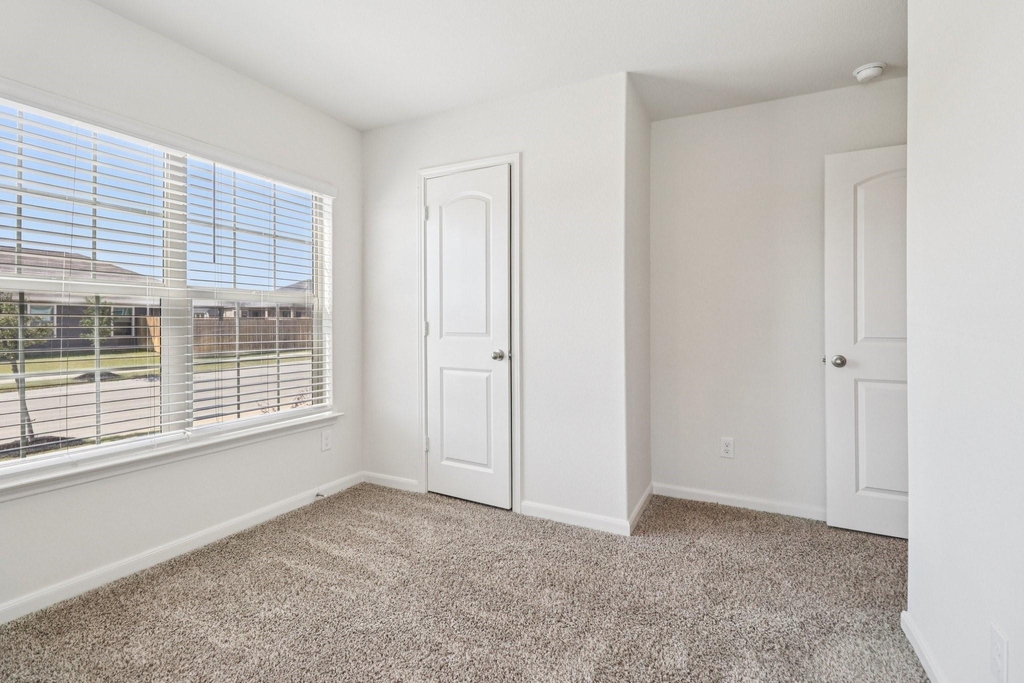 3909 Crown Court - Photo 6
