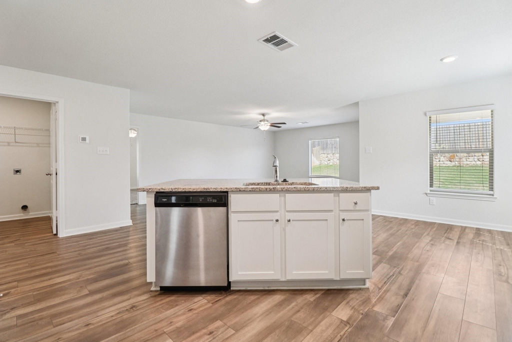 3909 Crown Court - Photo 4