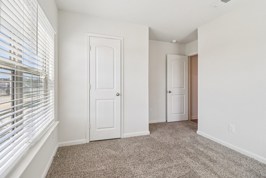 3909 Crown Court - Photo 7
