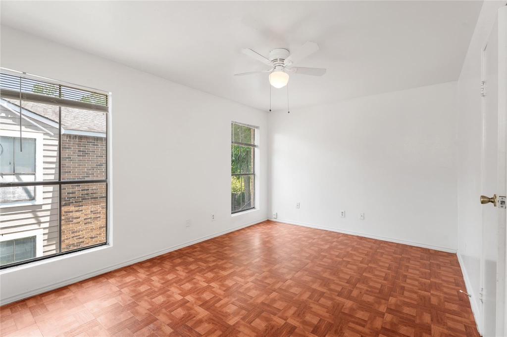 7200 W T C Jester Boulevard - Photo 6