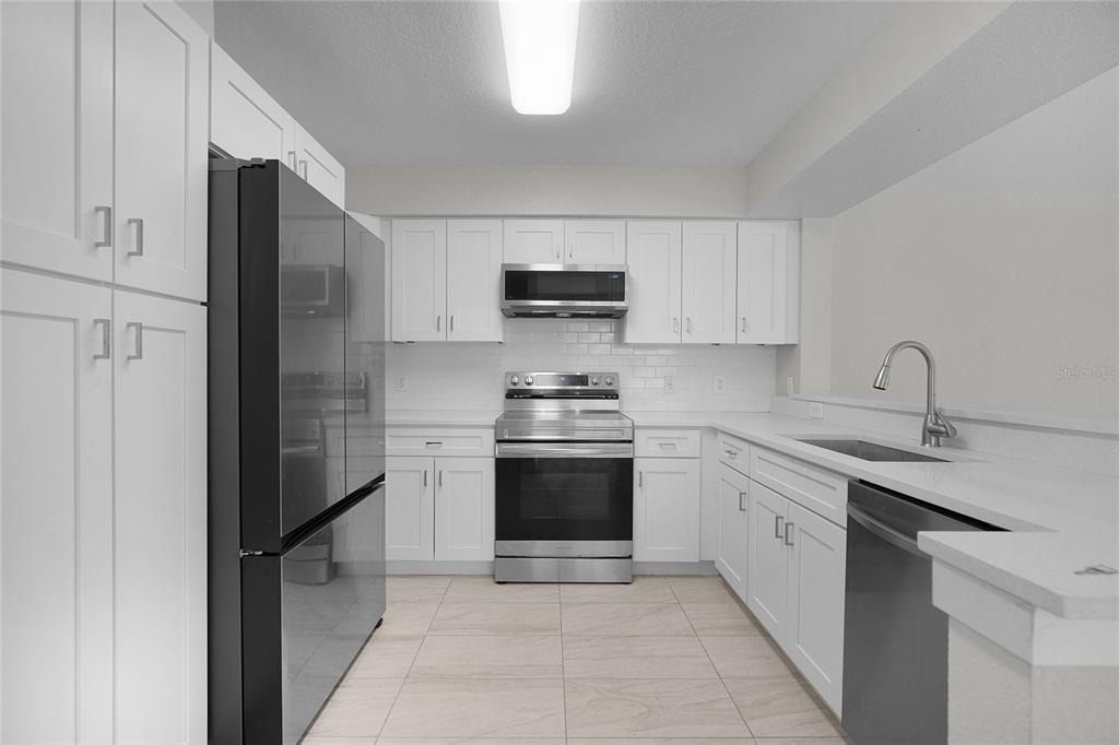 13929 Fairway Island Drive - Photo 5