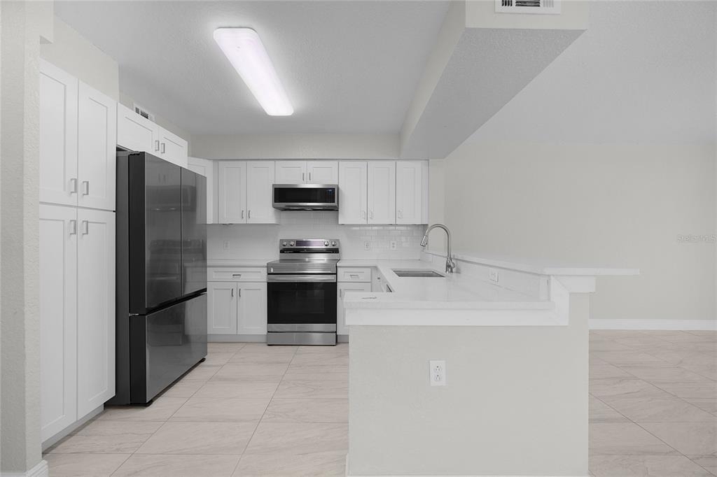 13929 Fairway Island Drive - Photo 4