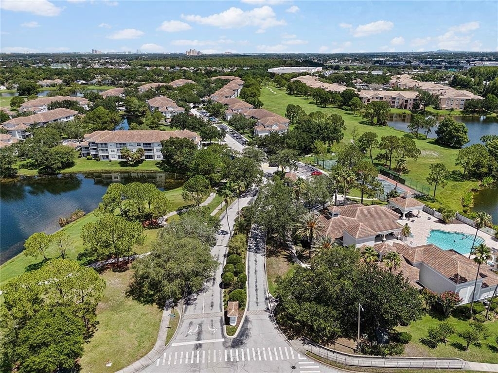 13929 Fairway Island Drive - Photo 37