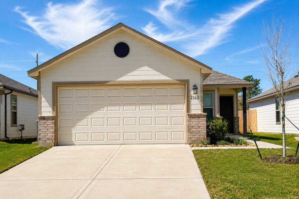 21611 Dessert Lilly Road - Photo 0