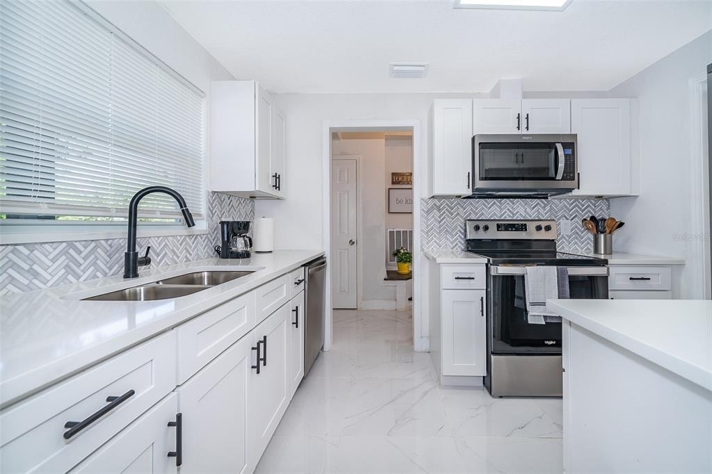 5815 Wolf Road - Photo 12