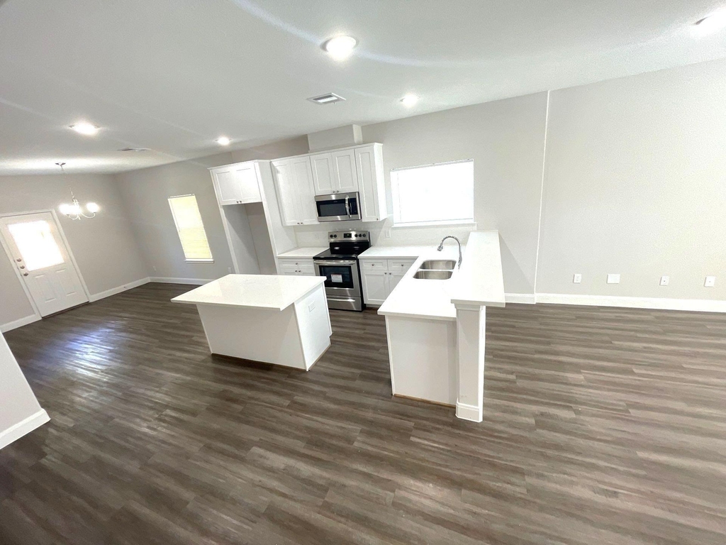 9327 Camay Drive - Photo 2