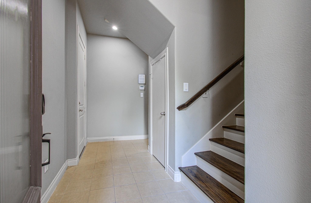 4001 Dallas Street - Photo 2