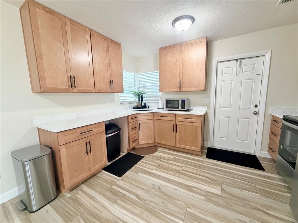 1650 Hastings Drive - Photo 3