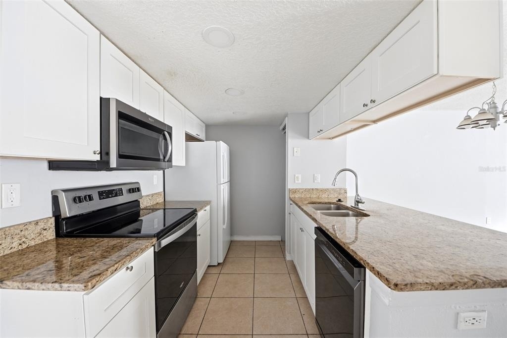 2723 N Poinciana Boulevard - Photo 9