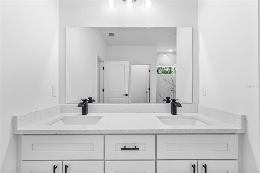 1071 W Hampshire Boulevard - Photo 40