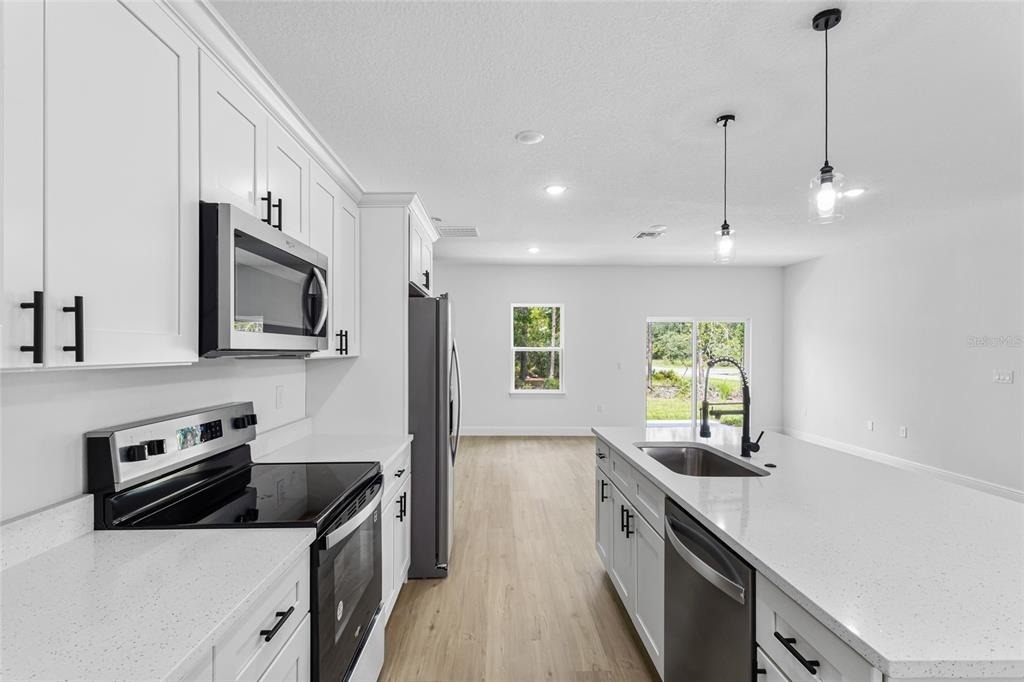 1071 W Hampshire Boulevard - Photo 2