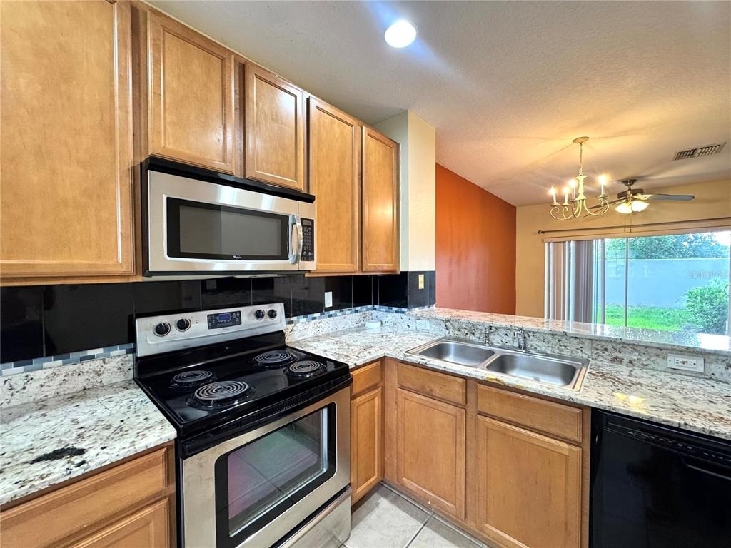 10832 Savannah Wood Drive - Photo 4