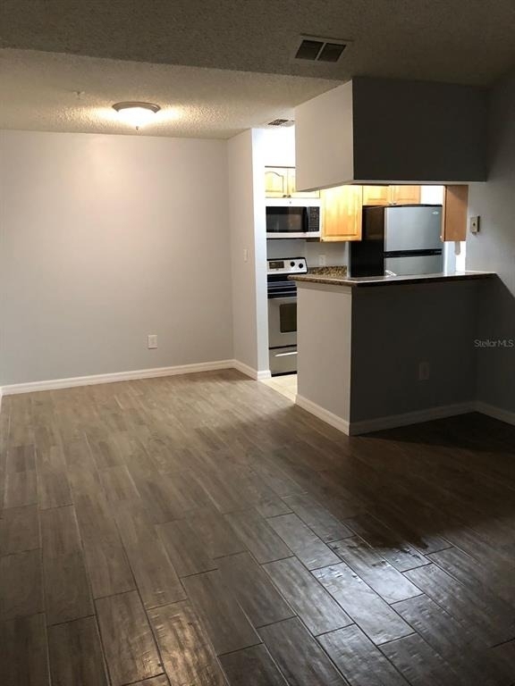 224 Afton Square - Photo 3