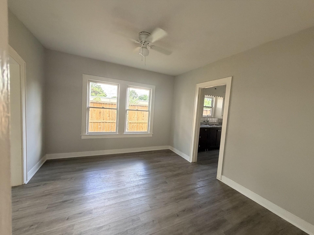 824 Curtin Street - Photo 7
