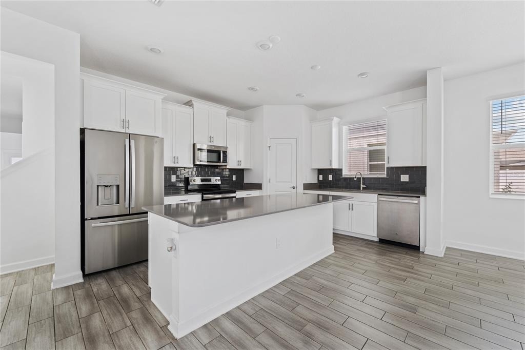 2999 Addison Boulevard - Photo 9