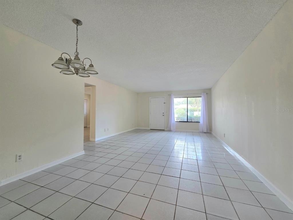 605 Northlake Boulevard - Photo 2