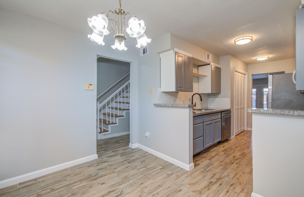 9495 Fondren Road - Photo 7