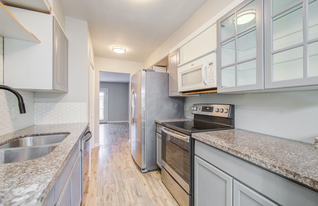 9495 Fondren Road - Photo 8