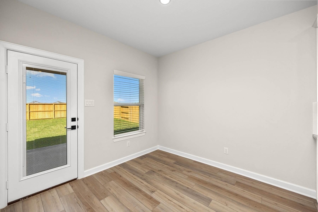 3004 Seaside Cove Court - Photo 4