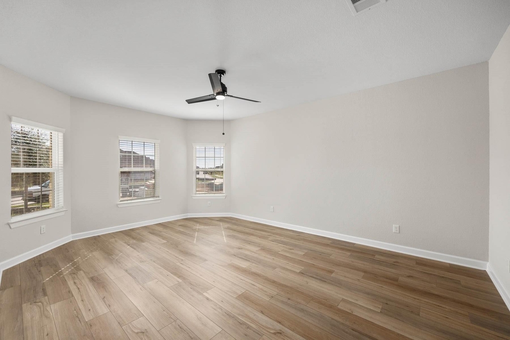 3004 Seaside Cove Court - Photo 8