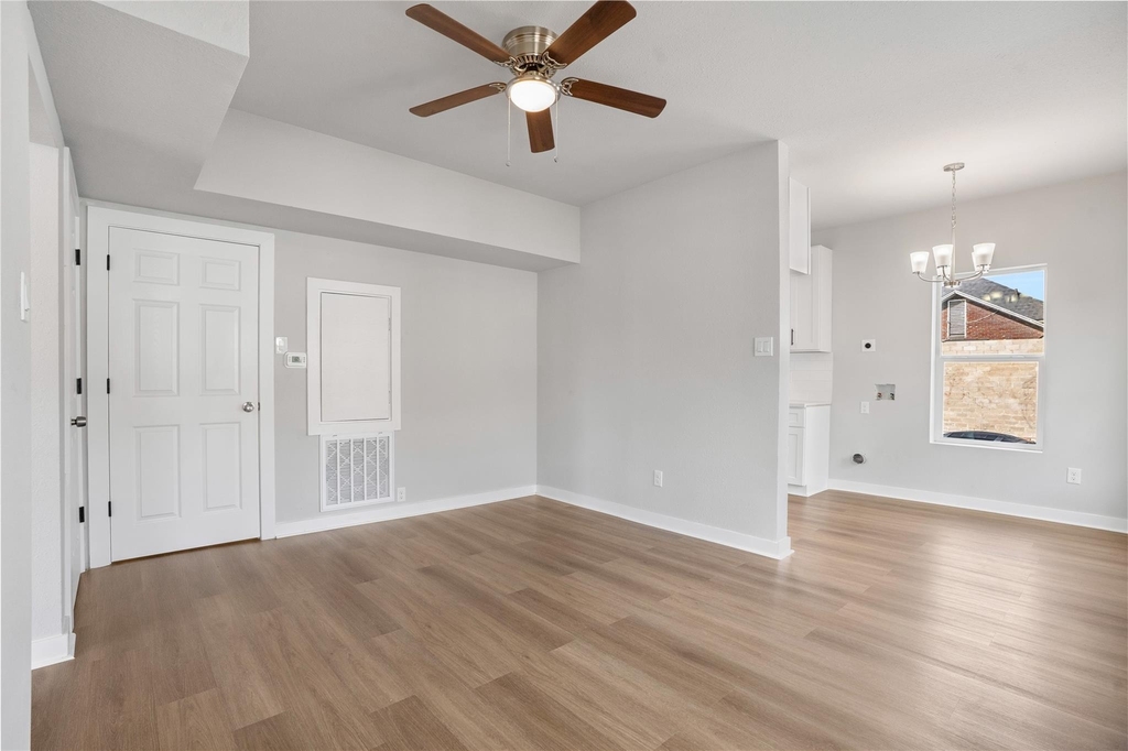 1115 Hogan Street - Photo 7
