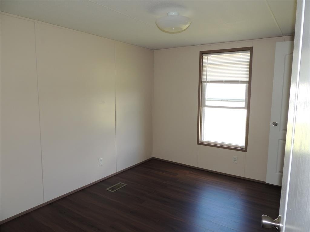 135 Geerts Street - Photo 8