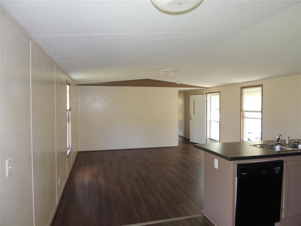 135 Geerts Street - Photo 7