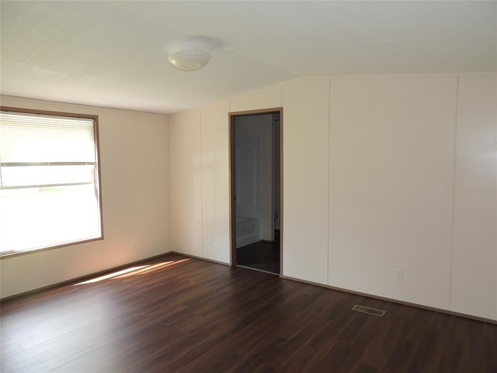 135 Geerts Street - Photo 4