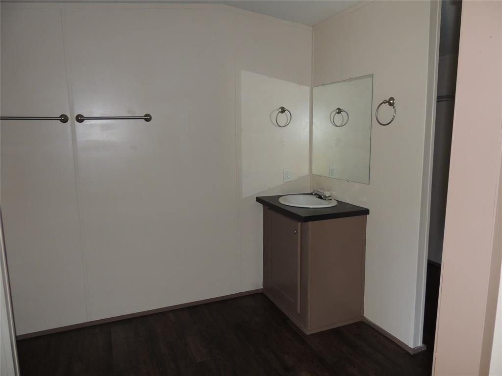 135 Geerts Street - Photo 5