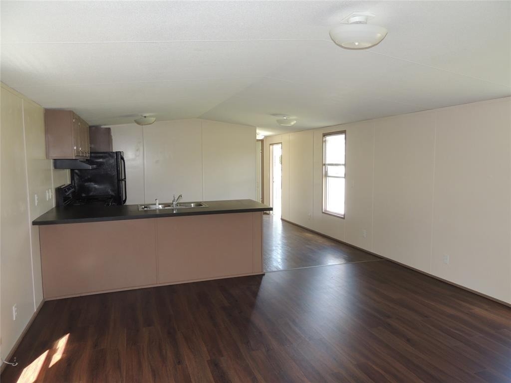 135 Geerts Street - Photo 2