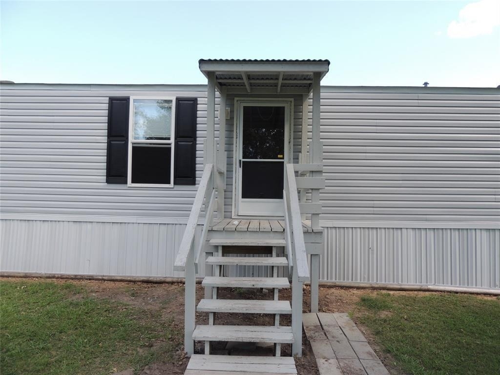 135 Geerts Street - Photo 1