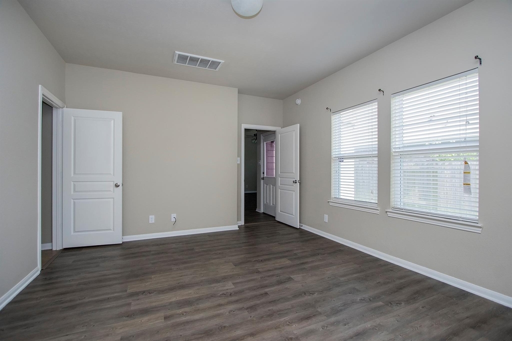 2209 Onyx Court - Photo 16