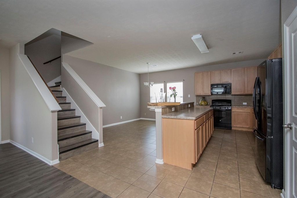 2209 Onyx Court - Photo 6