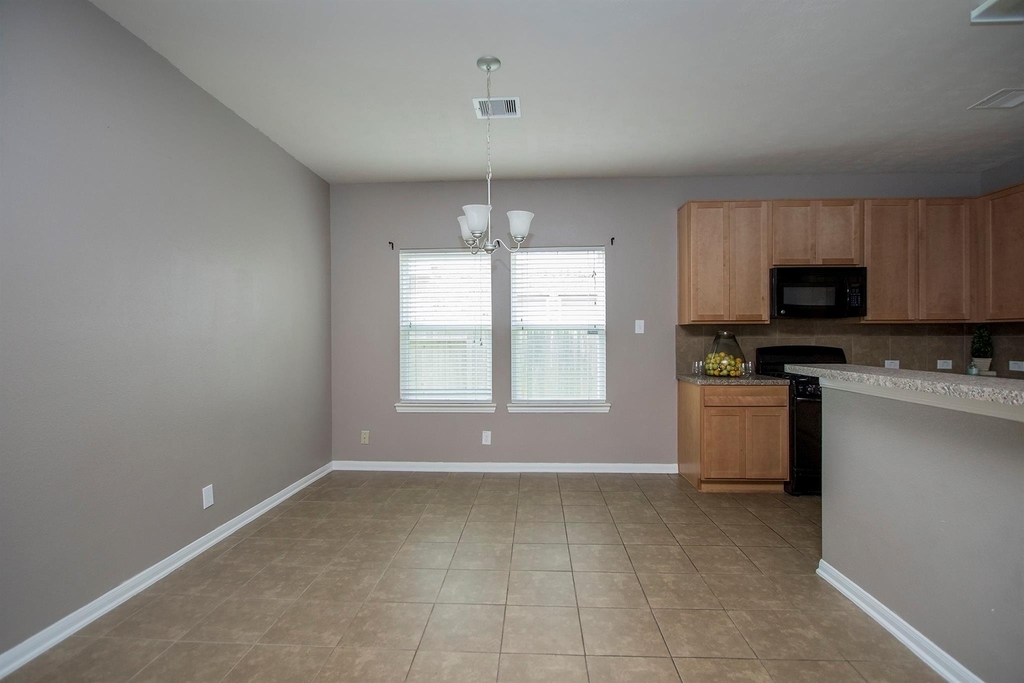 2209 Onyx Court - Photo 12