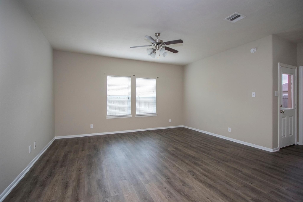 2209 Onyx Court - Photo 14
