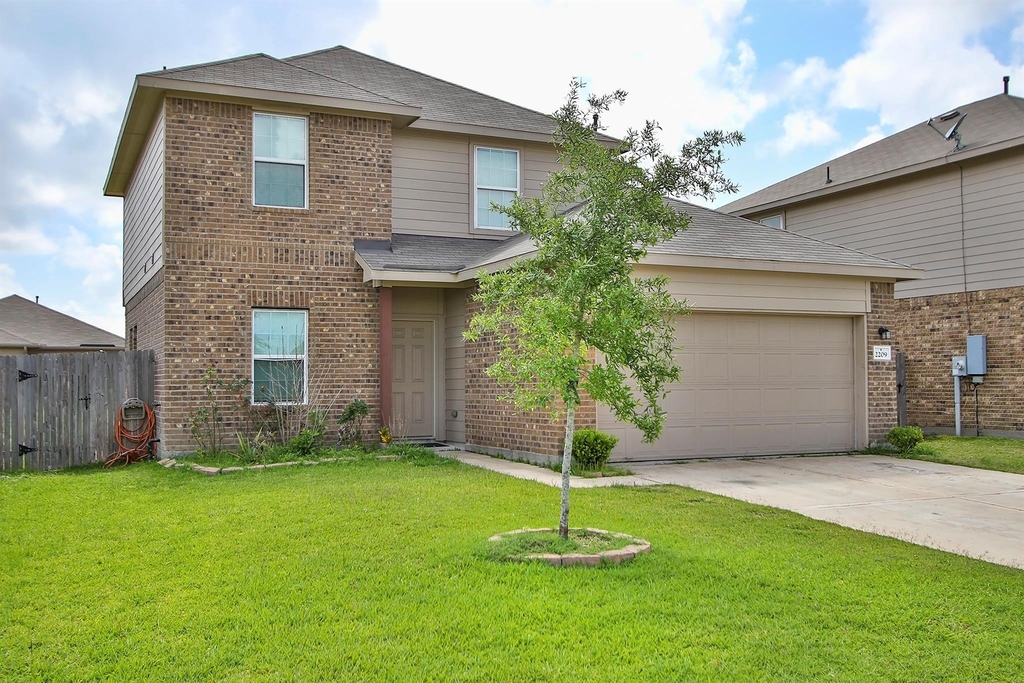 2209 Onyx Court - Photo 1