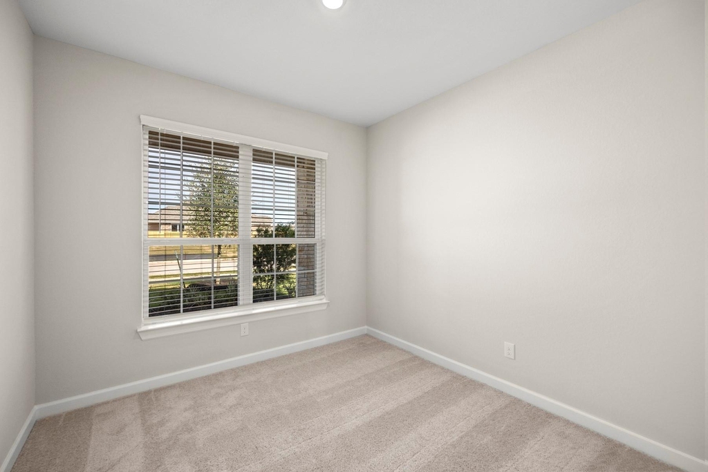 6015 Diamond Leaf Court - Photo 9