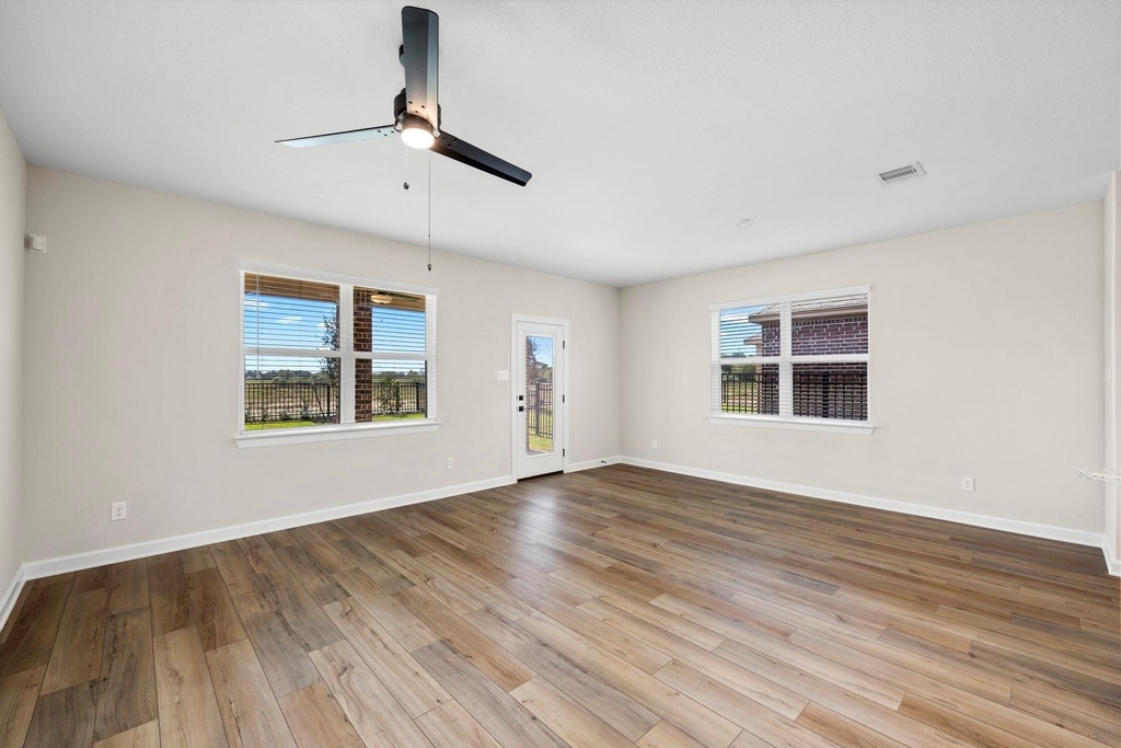6015 Diamond Leaf Court - Photo 5
