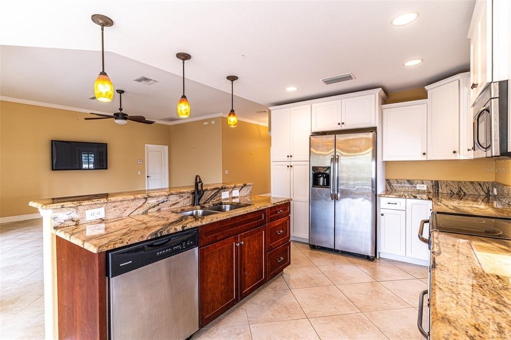 3715 Sebring Parkway - Photo 2
