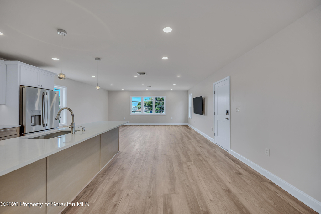 111 S Blakely Street - Photo 8