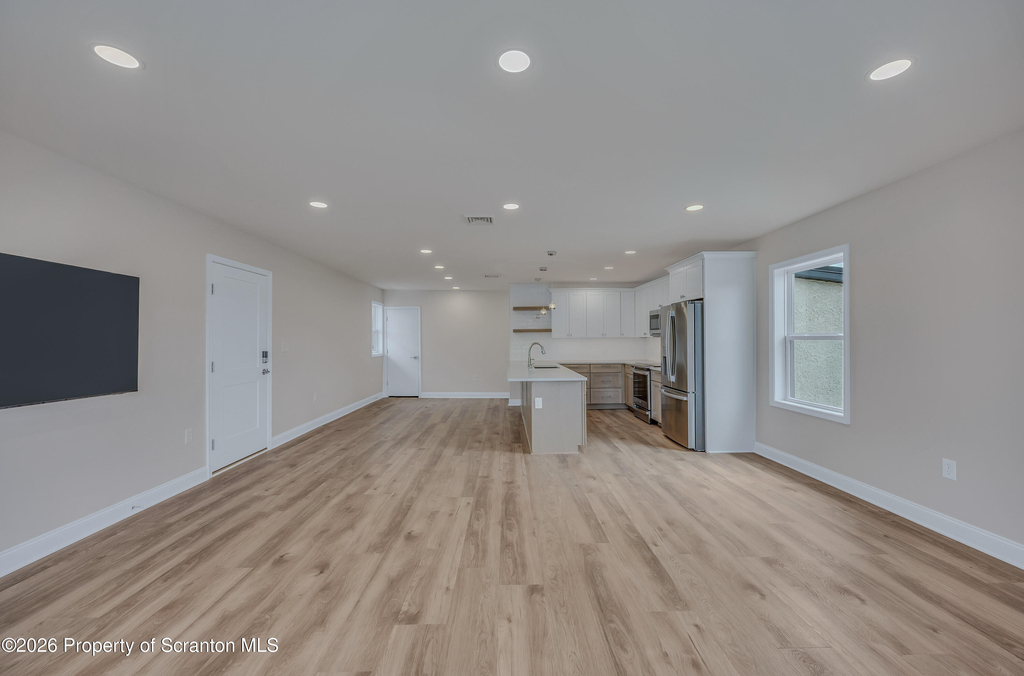 111 S Blakely Street - Photo 5