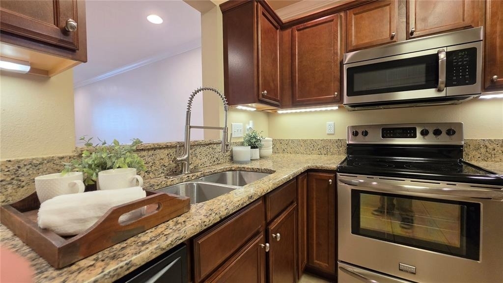 4639 Sw 48th Drive - Photo 4