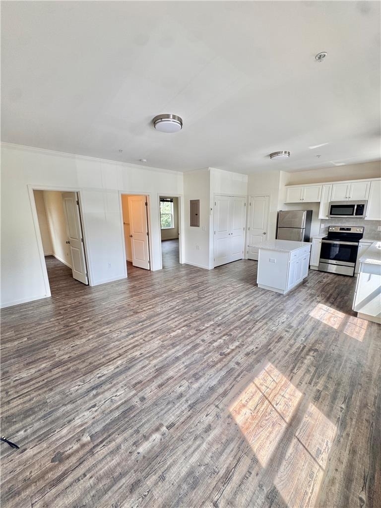 315 E Stone Alley - Photo 2