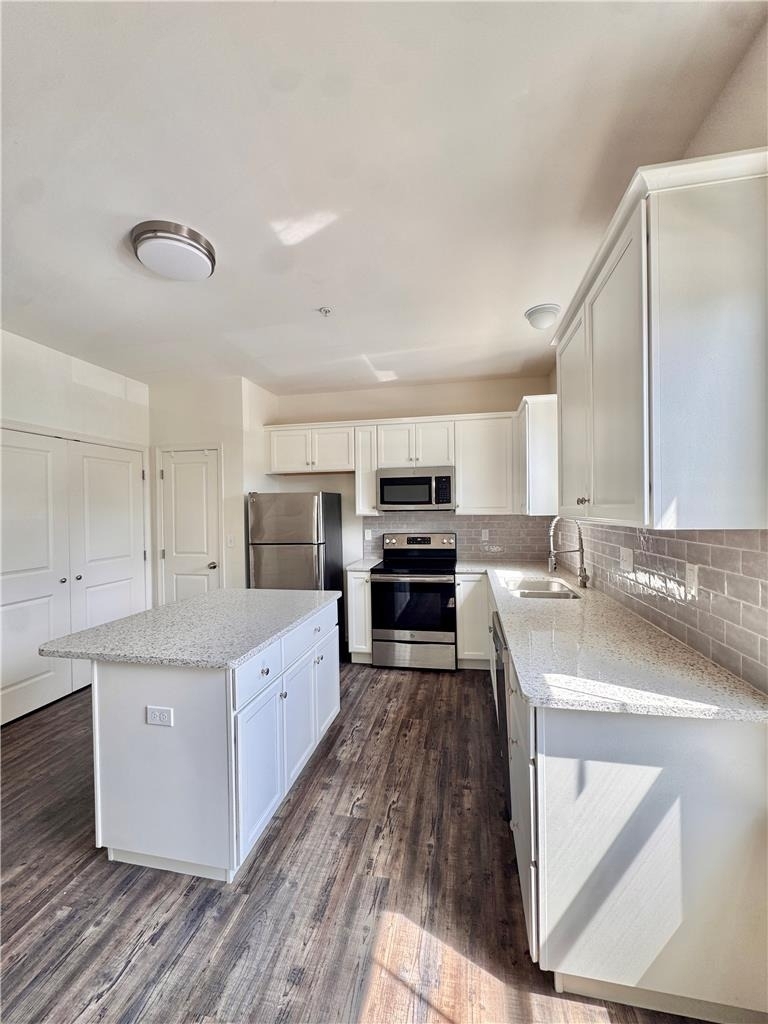 315 E Stone Alley - Photo 4
