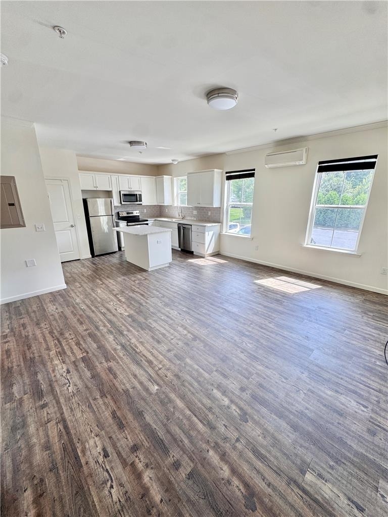 315 E Stone Alley - Photo 1
