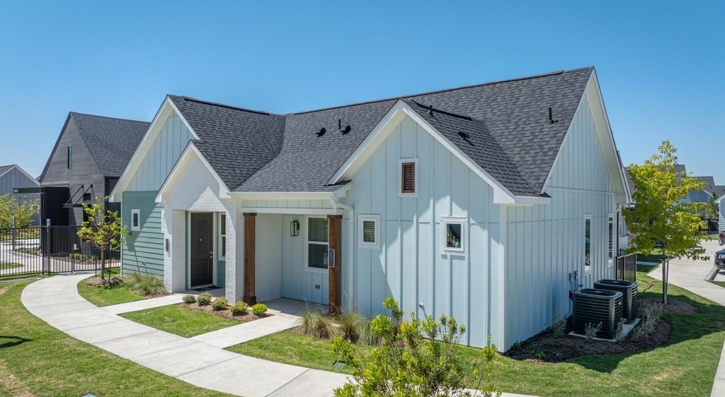 10503 Peek Road - Photo 0