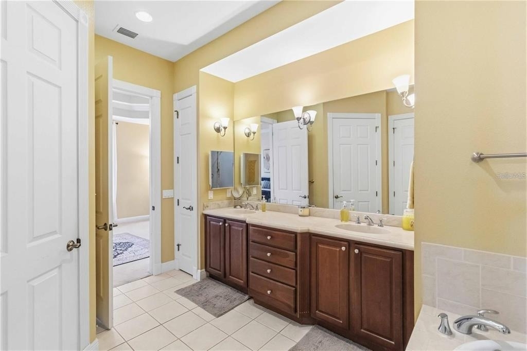 5246 Manorwood Drive - Photo 15